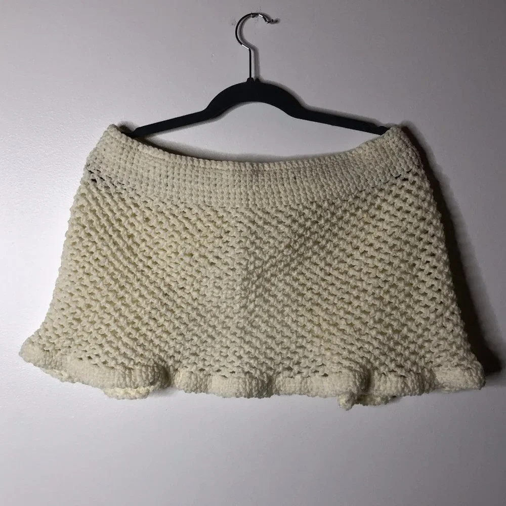 Vintage Handmade Cream Button Top Shawl Size 25x14